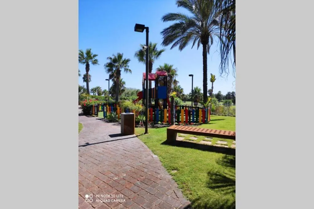 Elegante Apartamento En Playa Granada & Golf Мотриль